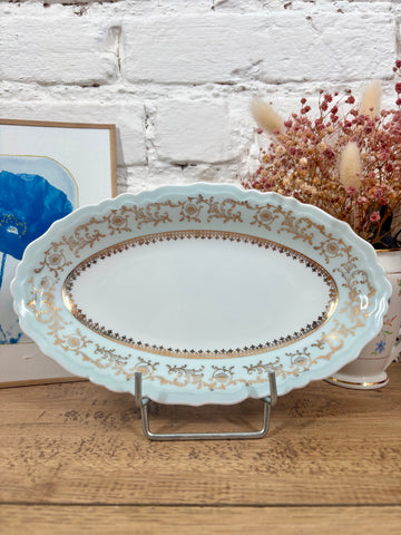 Petit plat oval en porcelaine de Limoges
