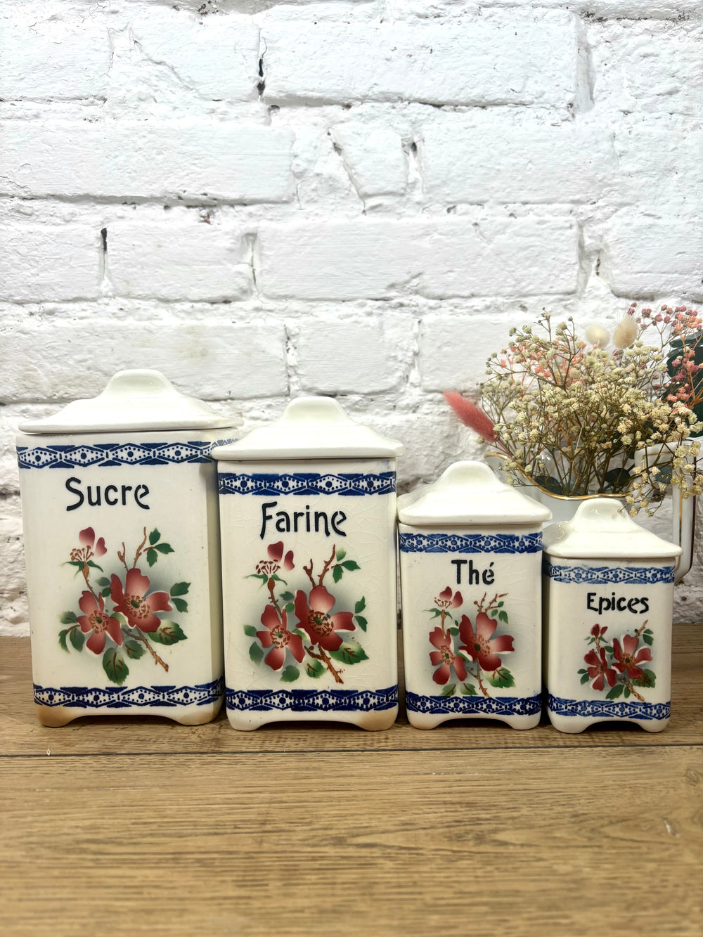 Ensemble de 4 pots en faïence