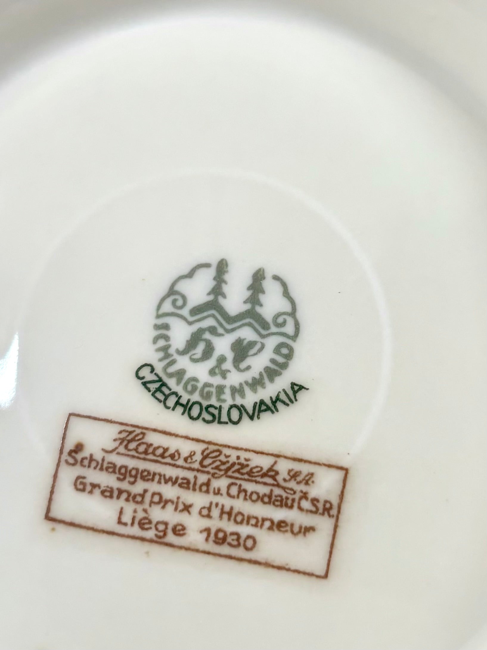 Cafetière en porcelaine Art Déco
