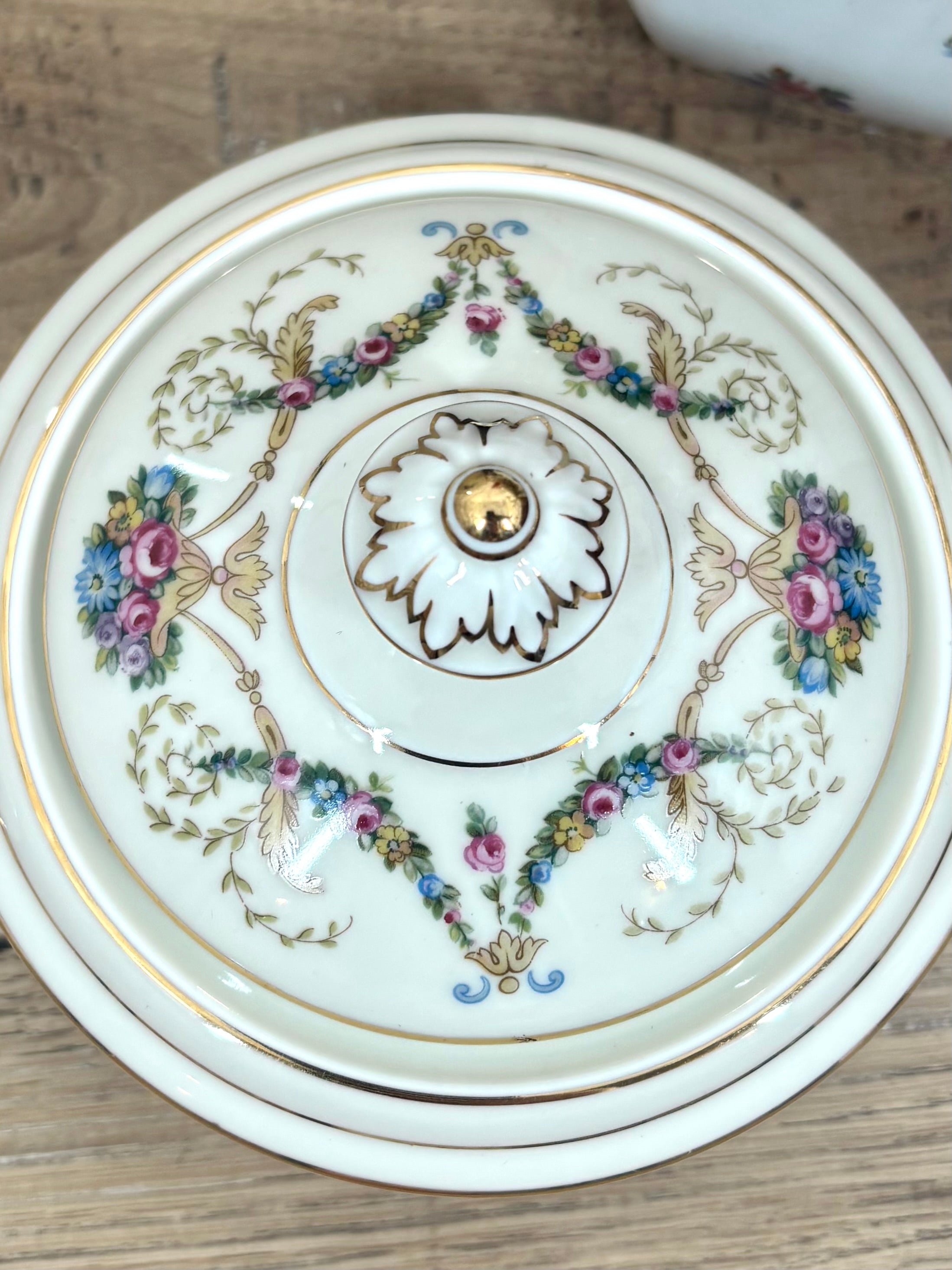 Sucrier en porcelaine Art Déco