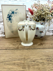 Pot à lait en porcelaine Art Déco