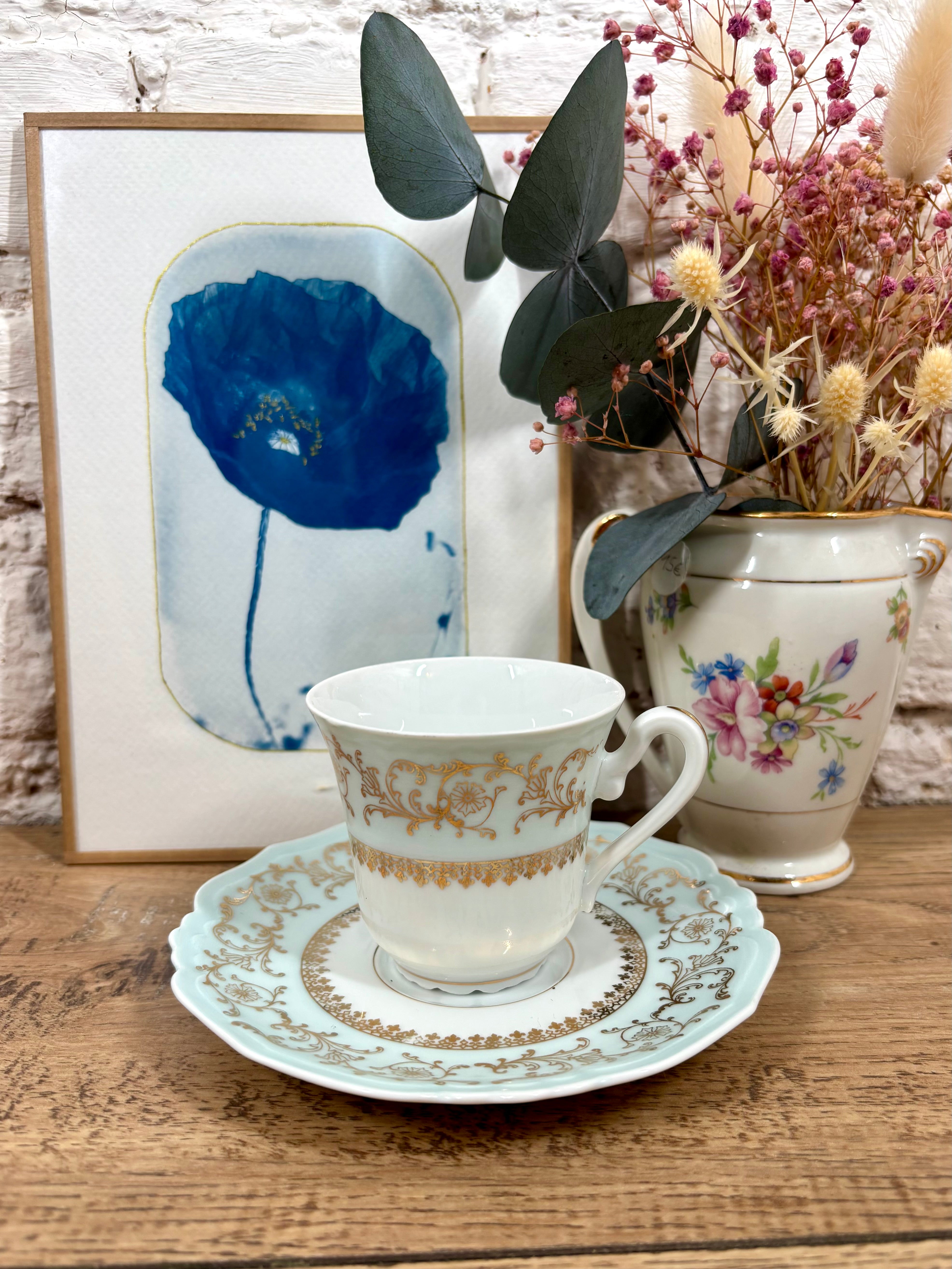 Tasse et soucoupe en porcelaine de Limoges