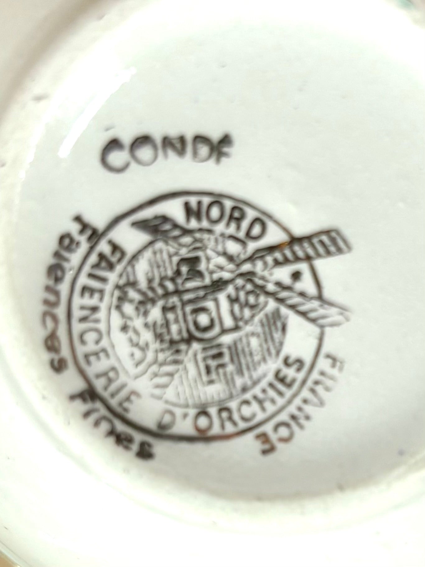 Tasse et soucoupe en faïence Moulin des Loups