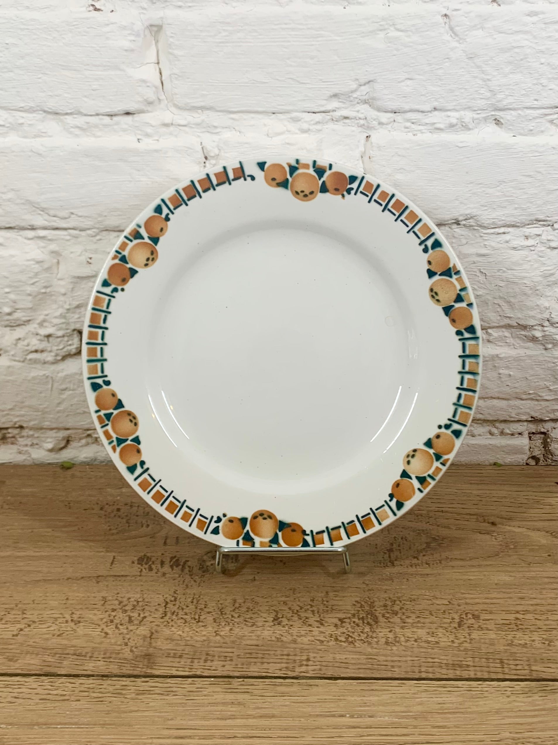 Assiette plate en faïence Saint Amand N°12