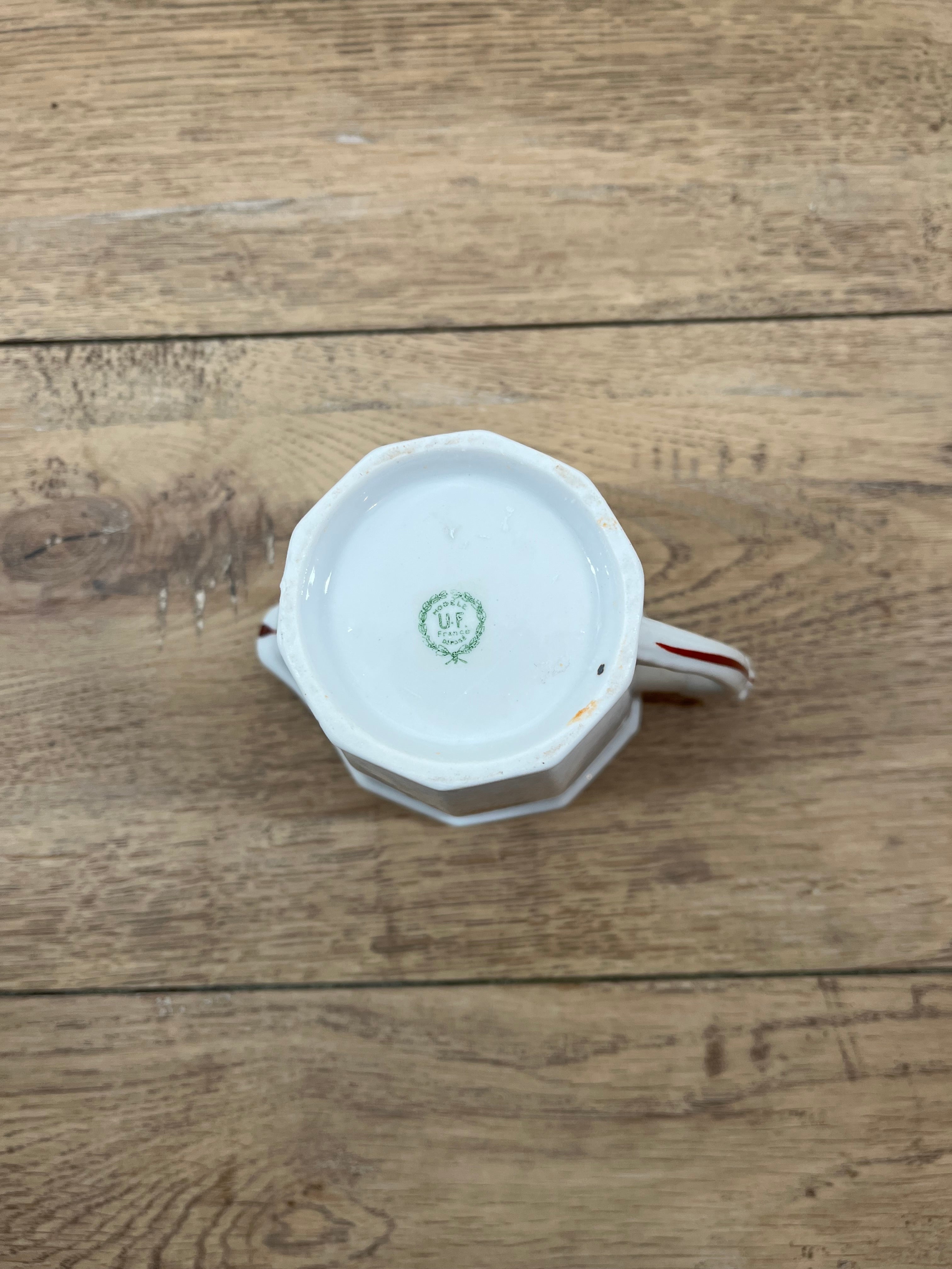 Pot à lait en faïence