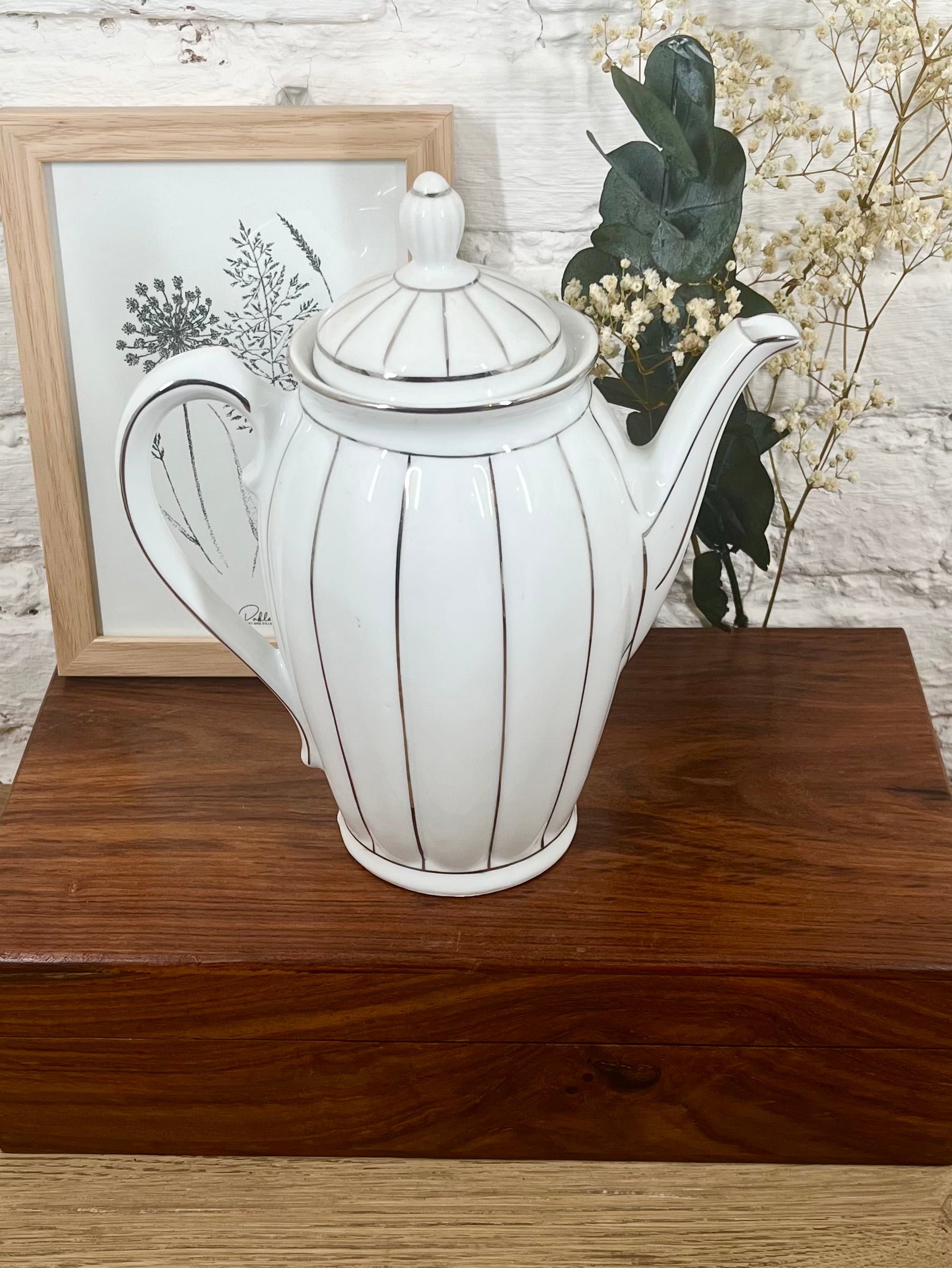 Cafetière en porcelaine Art déco