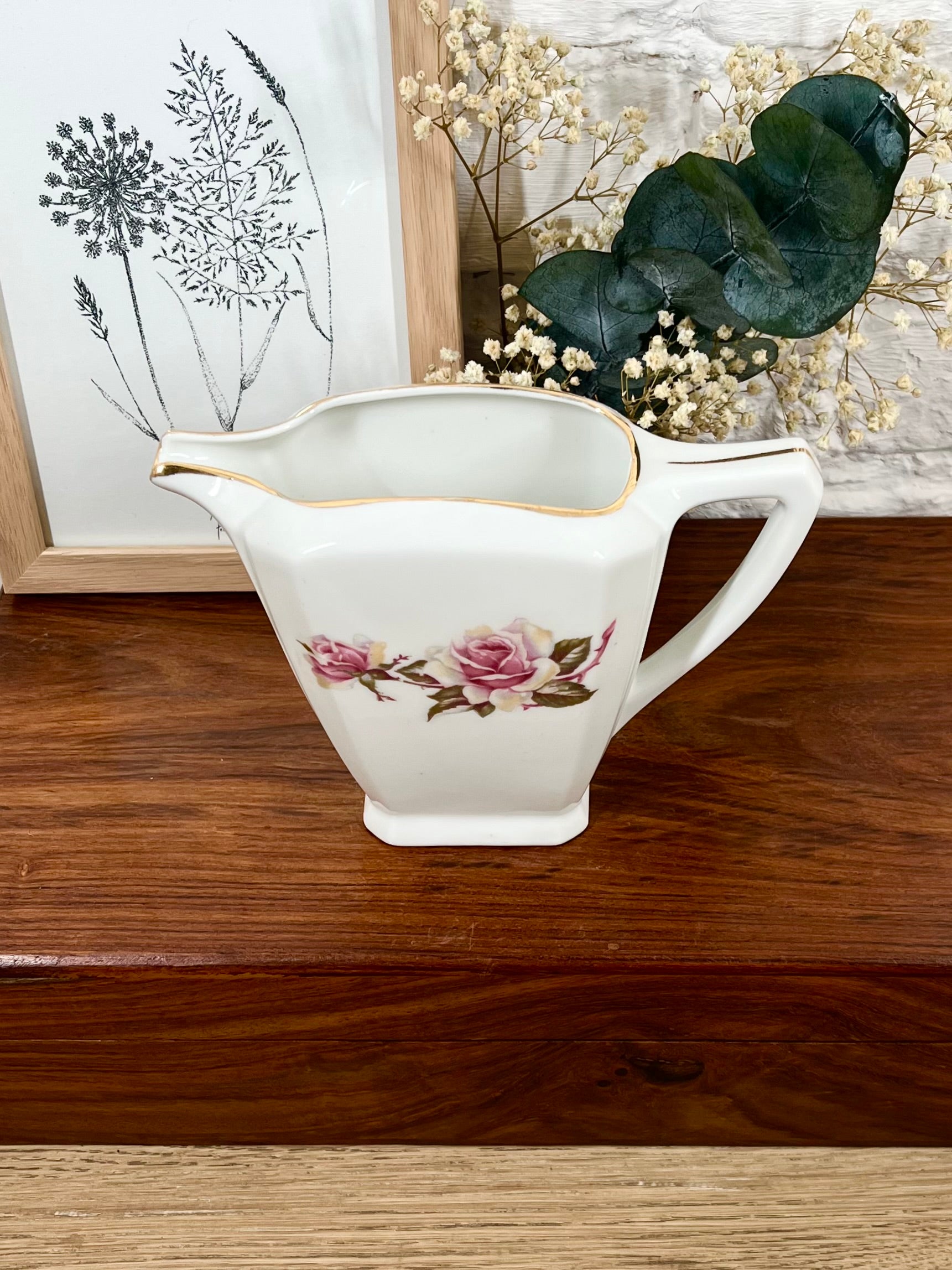 Pot à lait en porcelaine