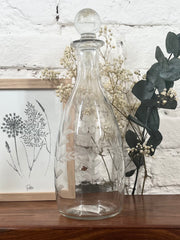 Carafe en verre ciselé