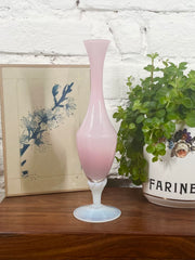 Vase en opaline rose