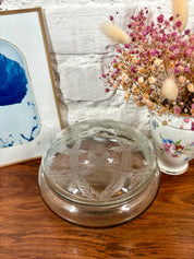 Superbe coffret en verre orné de branchages ciselés 