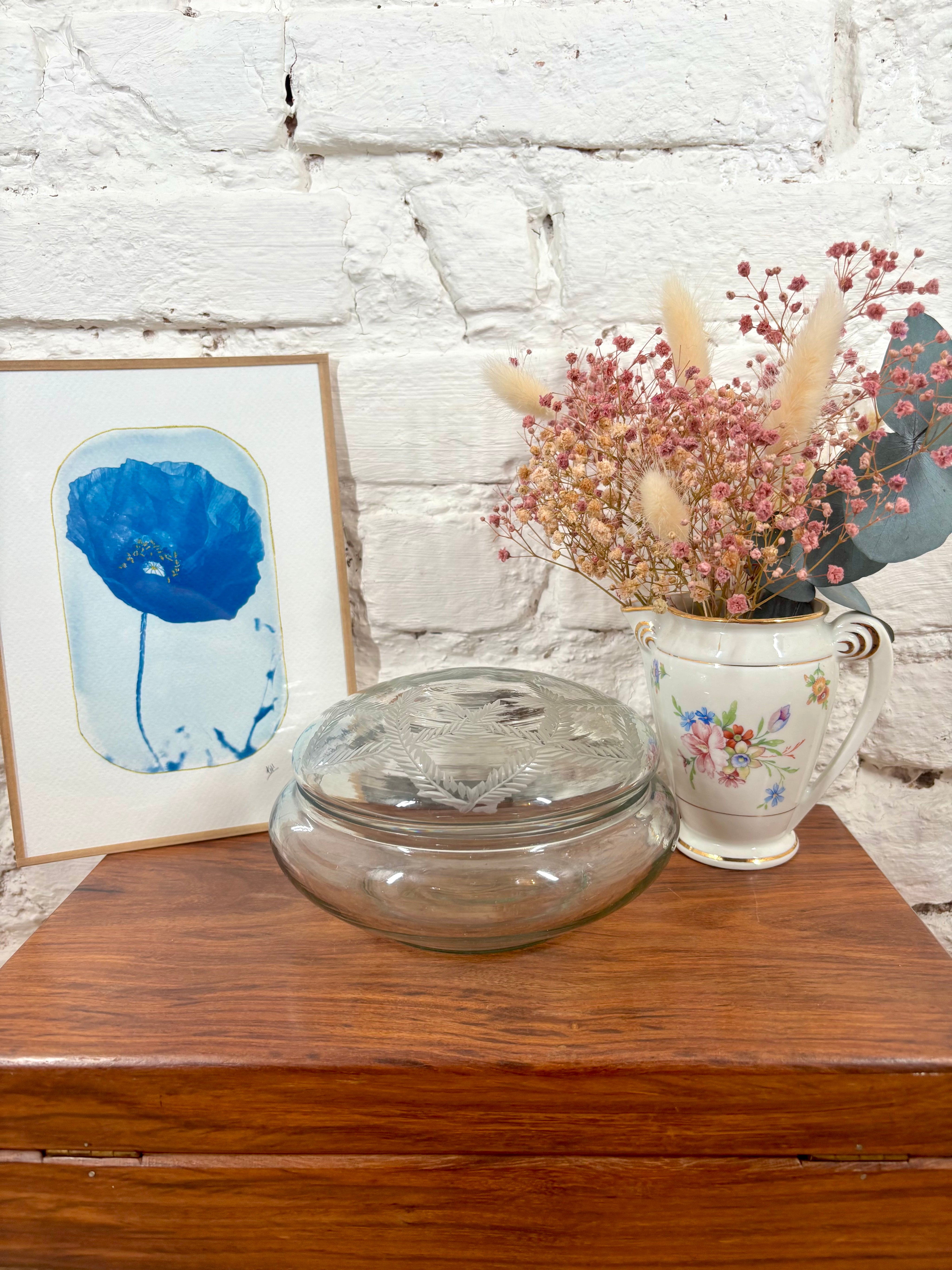 Superbe coffret en verre orné de branchages ciselés boutique vintage