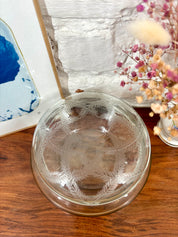 Superbe coffret en verre orné de branchages ciselés boutique vintage