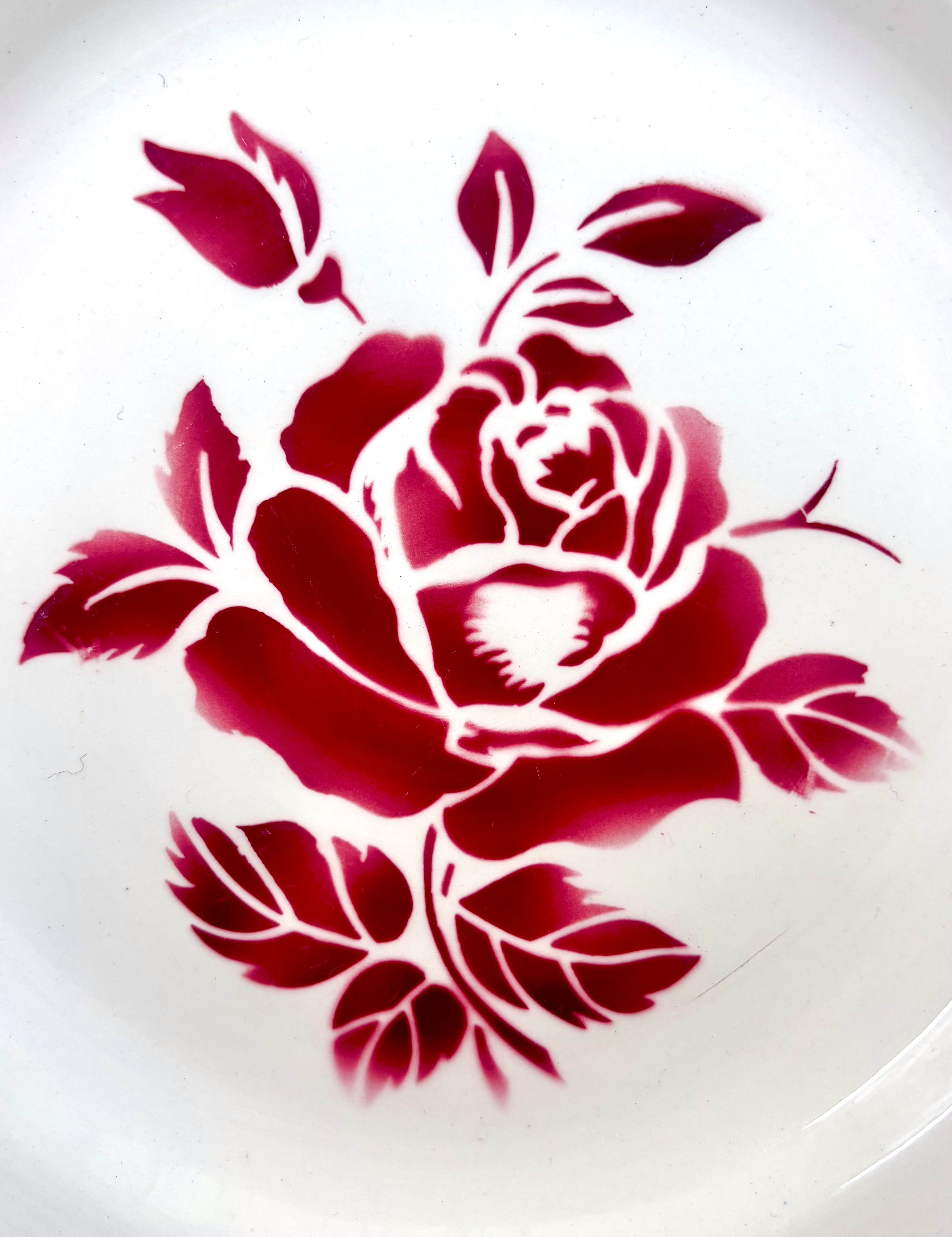 bordeaux signé de la manufacture Digoin Sarreguemines, modèle Claude.