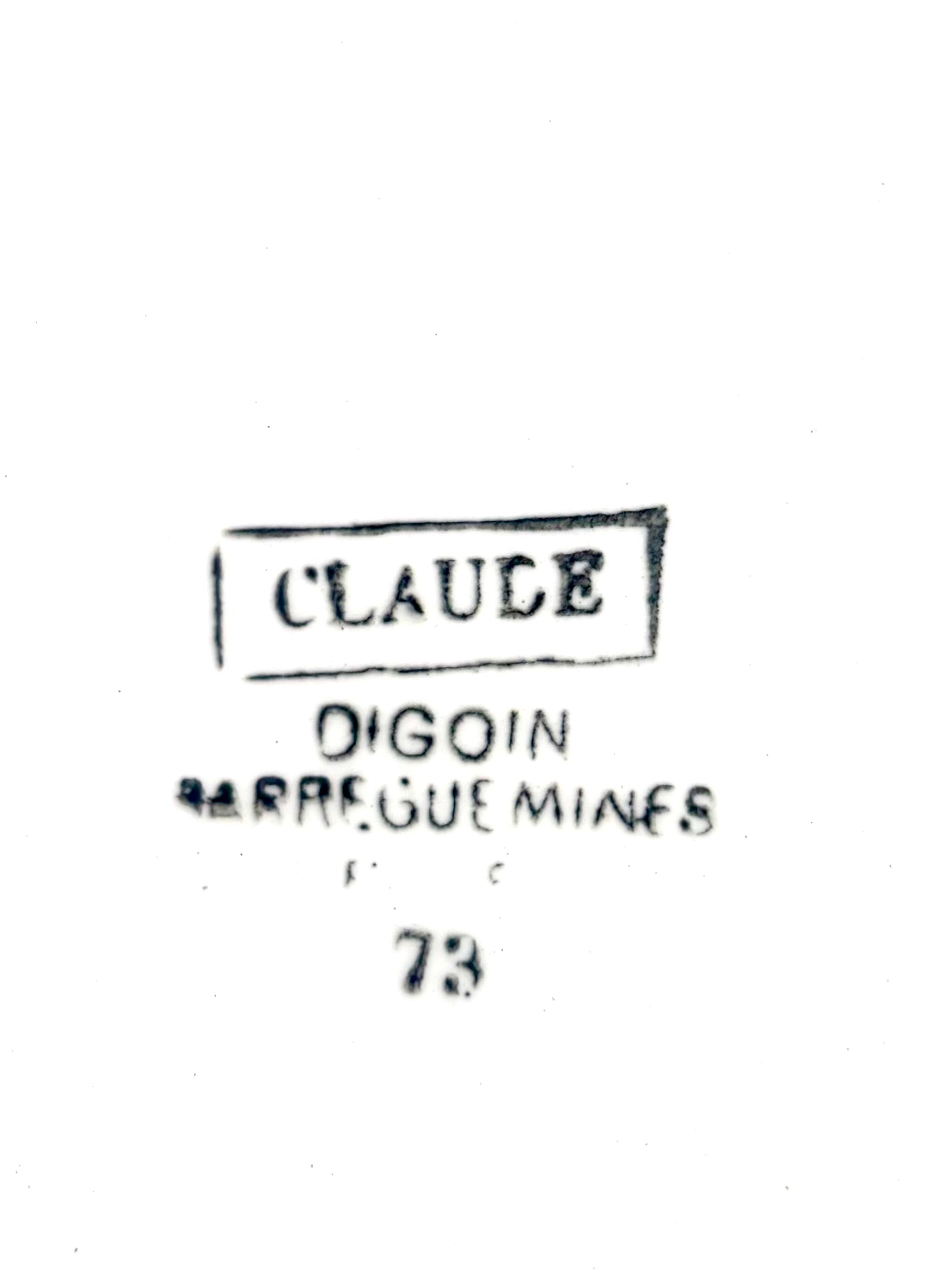Superbe plat rond en faïence blanche et fleurs rouges/bordeaux signé de la manufacture Digoin Sarreguemines, modèle Claude.