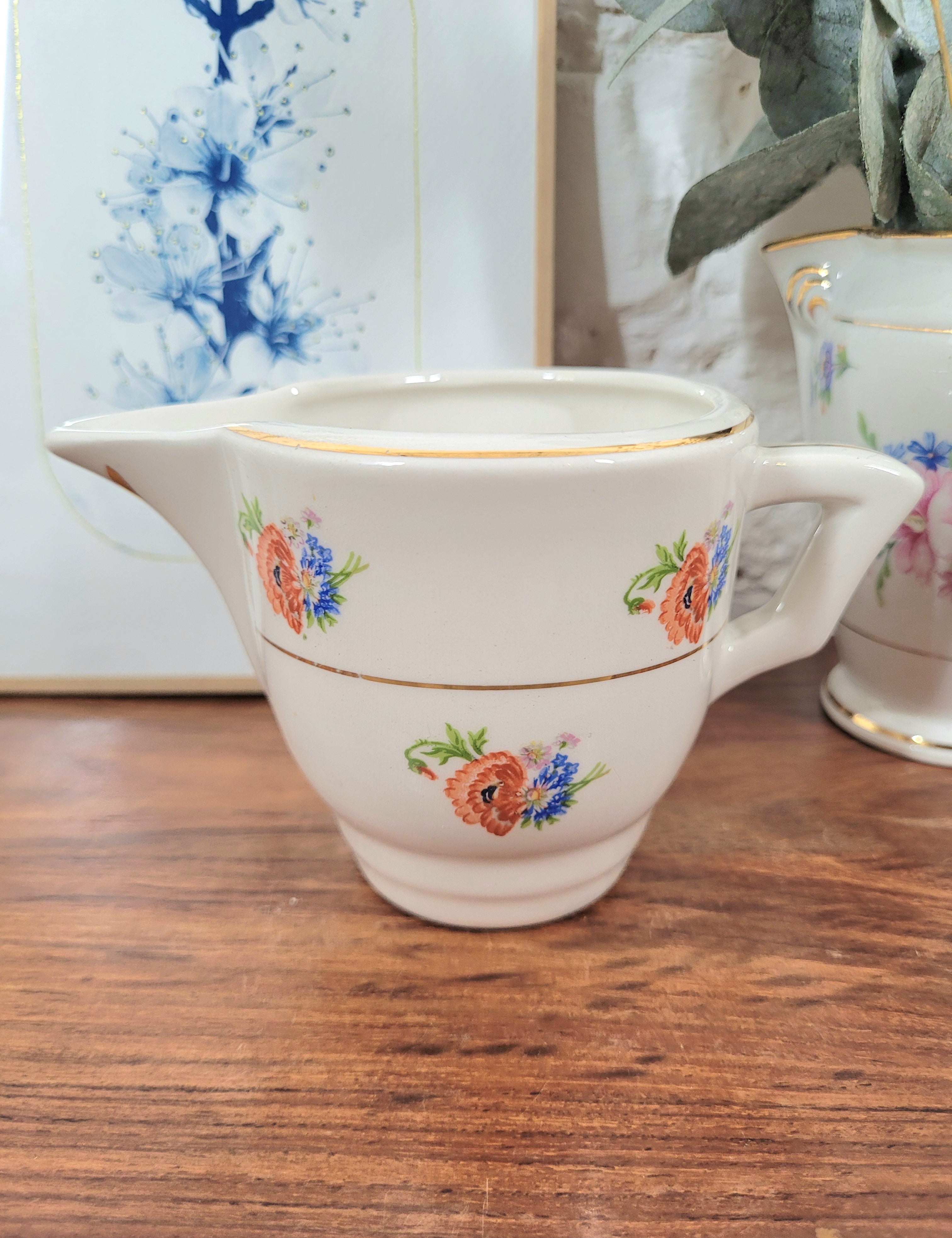 acheter en ligne brocante vide grenier pot a lait faience boutique vintage deco plat a gateaux Moulin des Loups