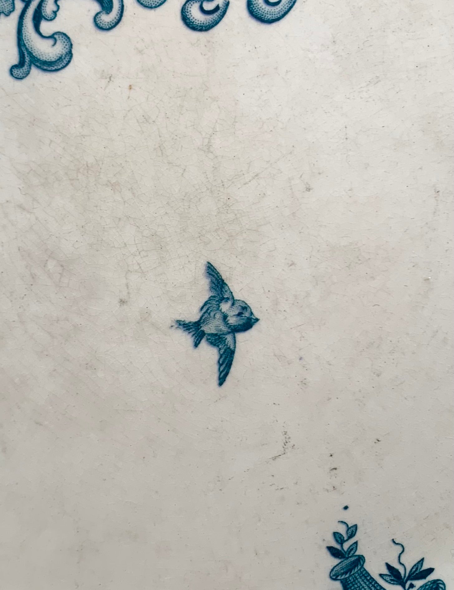 acheter vaisselle ancienne vintage boutique en ligne plat en terre de fer signé BFK (Boch Frères Kéramis)