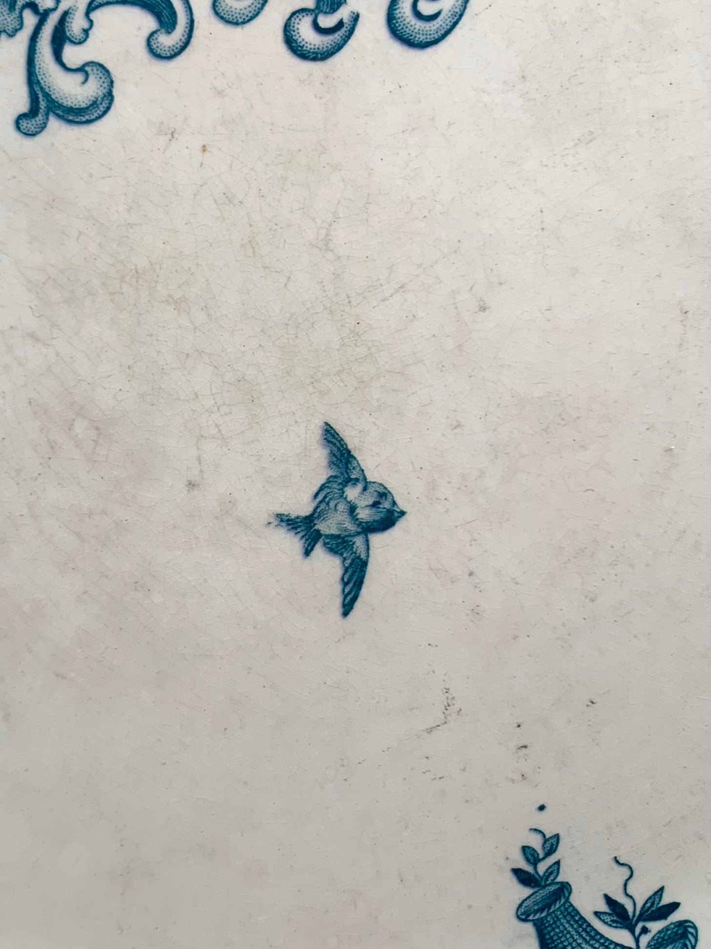 acheter vaisselle ancienne vintage boutique en ligne plat en terre de fer signé BFK (Boch Frères Kéramis)