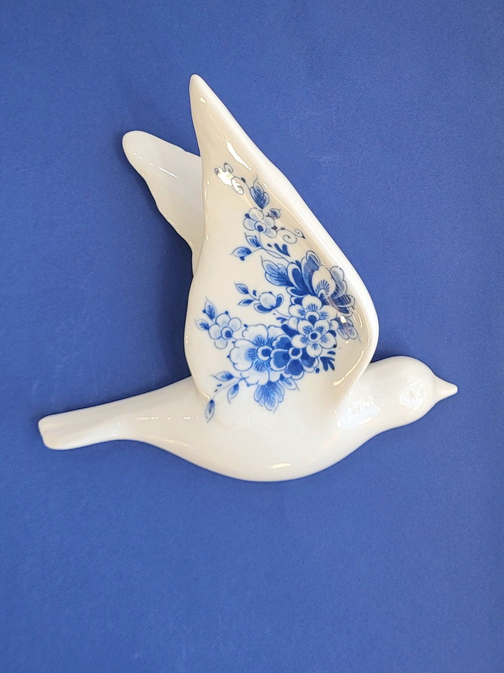 Hirondelle en faïence de Delft