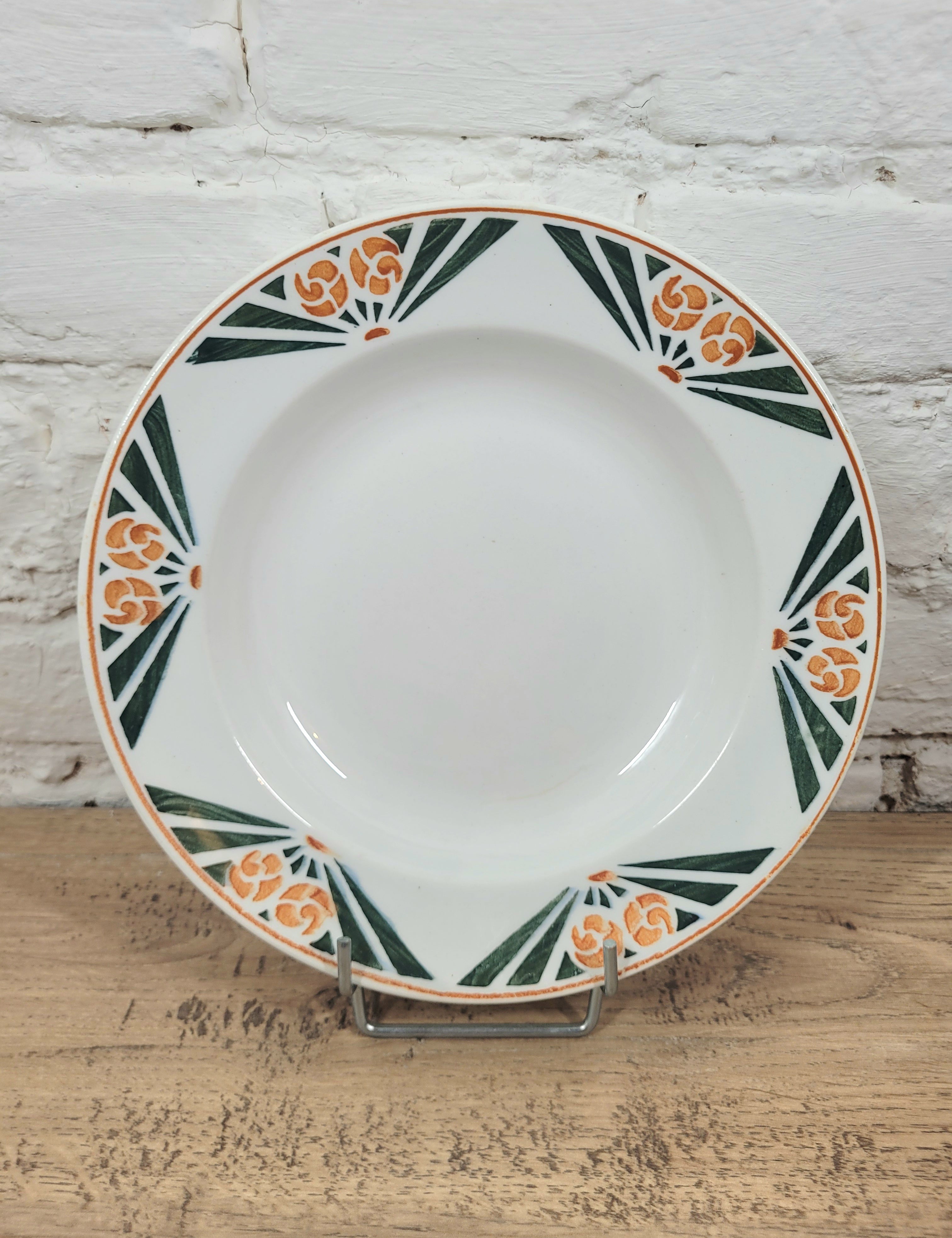 brocante en ligne assiette creuse faience blanche  Rhône Labrut Frères, modèle Tours. 