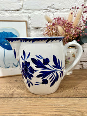 pichet faience bleue manufacture de Sarreguemines. brocante en ligne