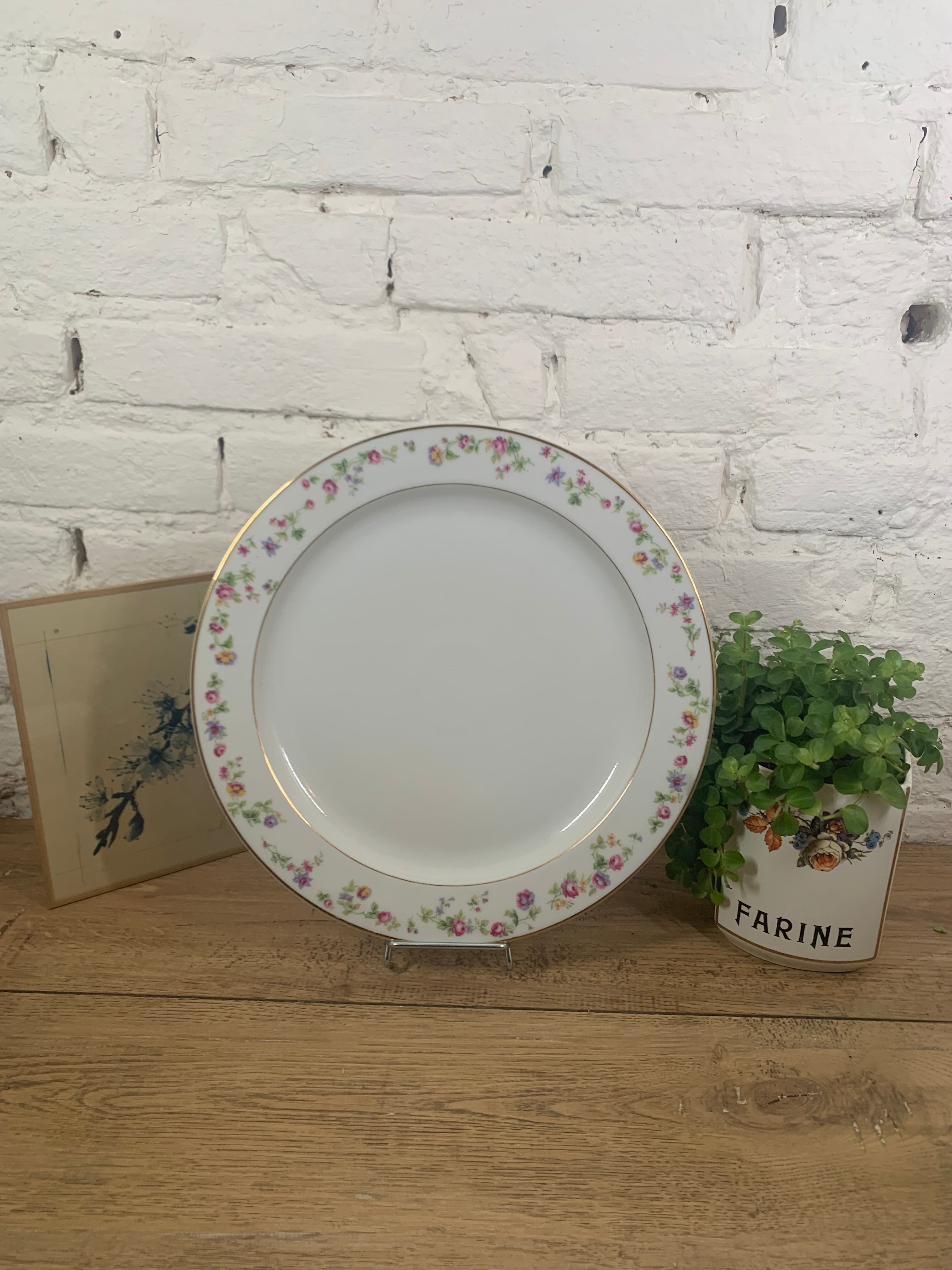 plat en porcelaine de Limoges blanche