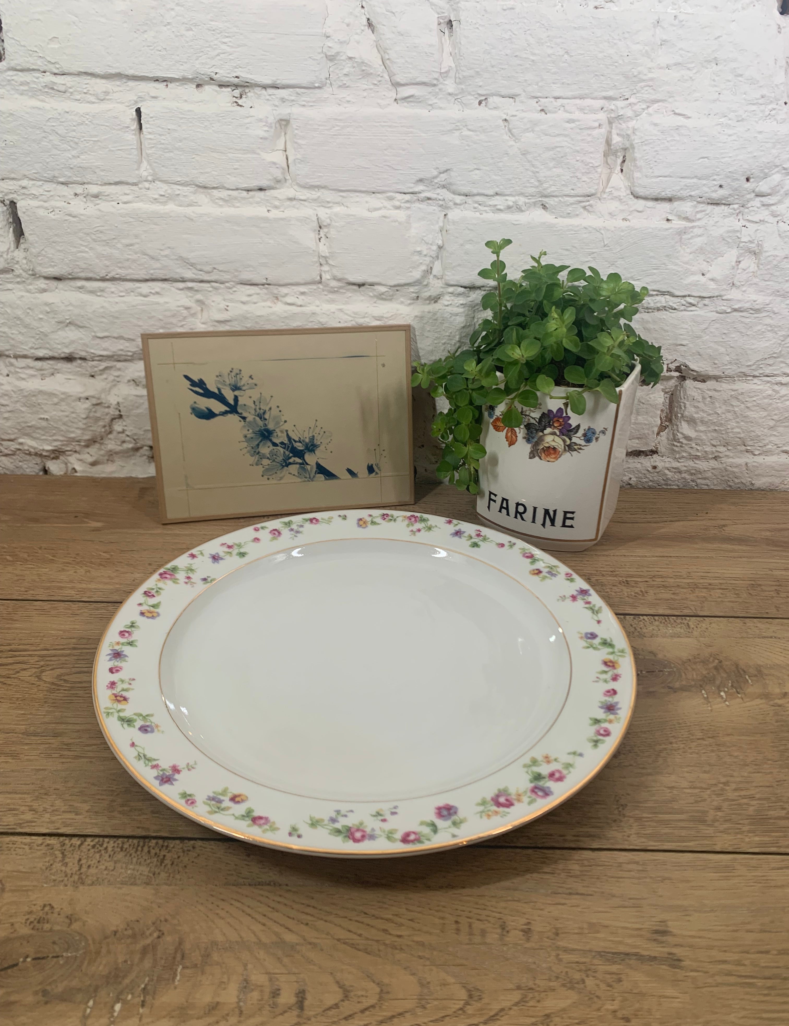 plat en porcelaine de Limoges blanche