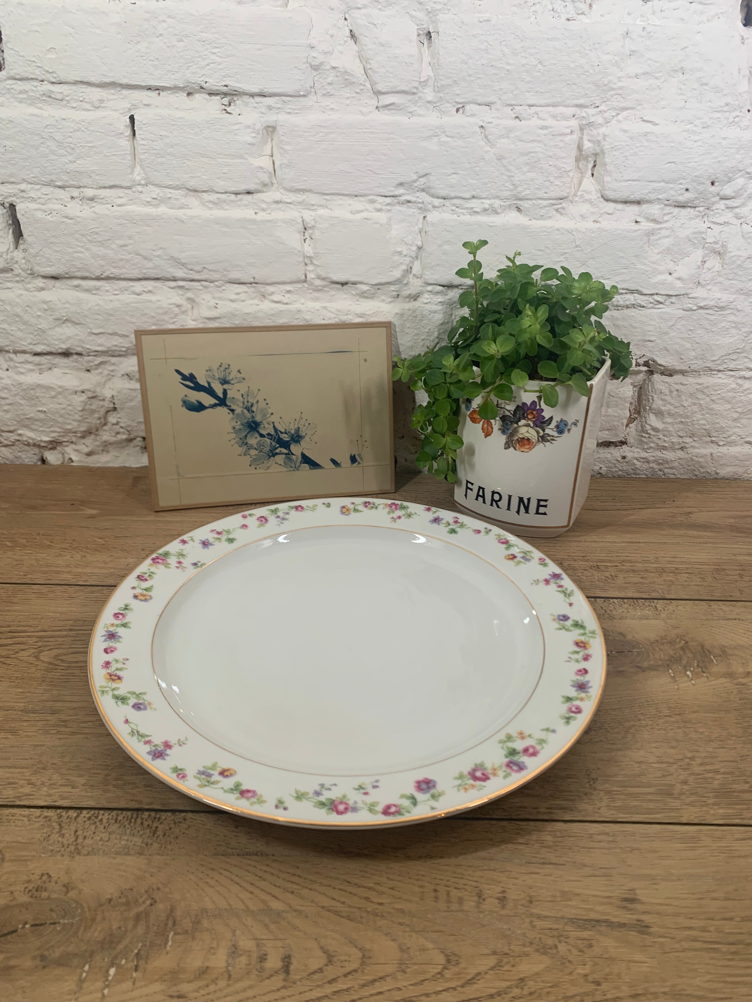 plat en porcelaine de Limoges blanche