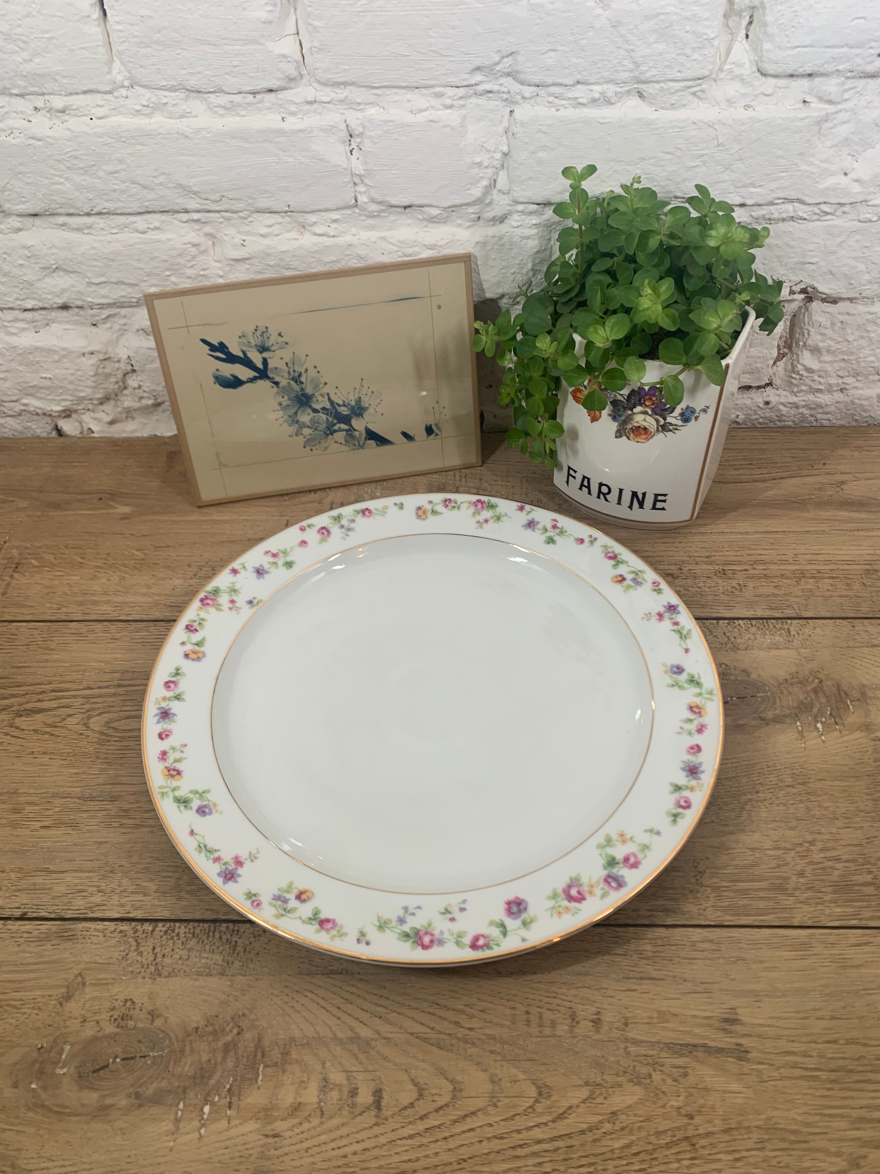 plat en porcelaine de Limoges blanche