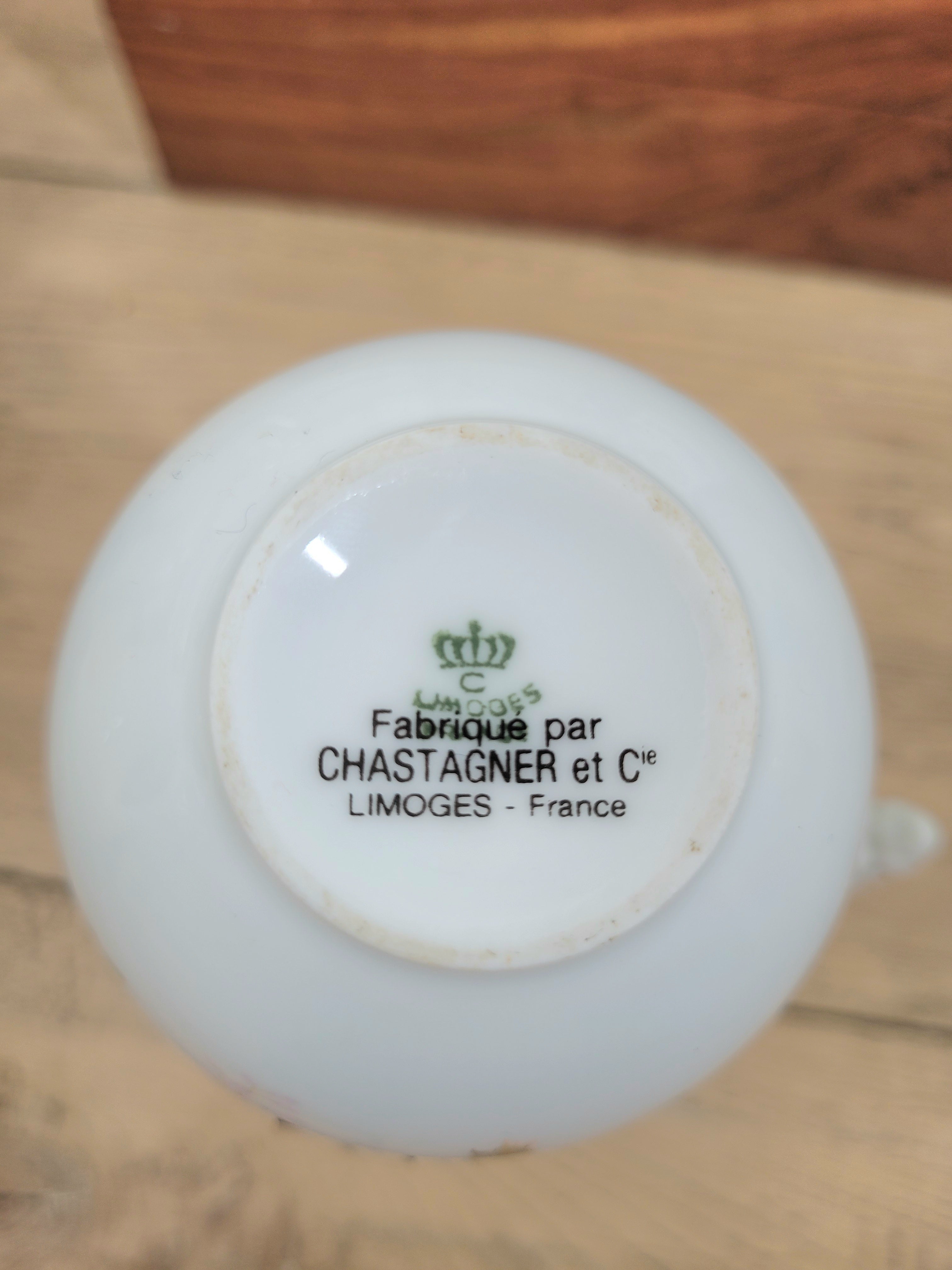 Oeuf en porcelaine de Limoges