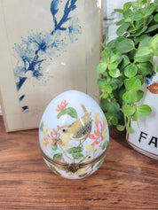 Oeuf en porcelaine de Limoges