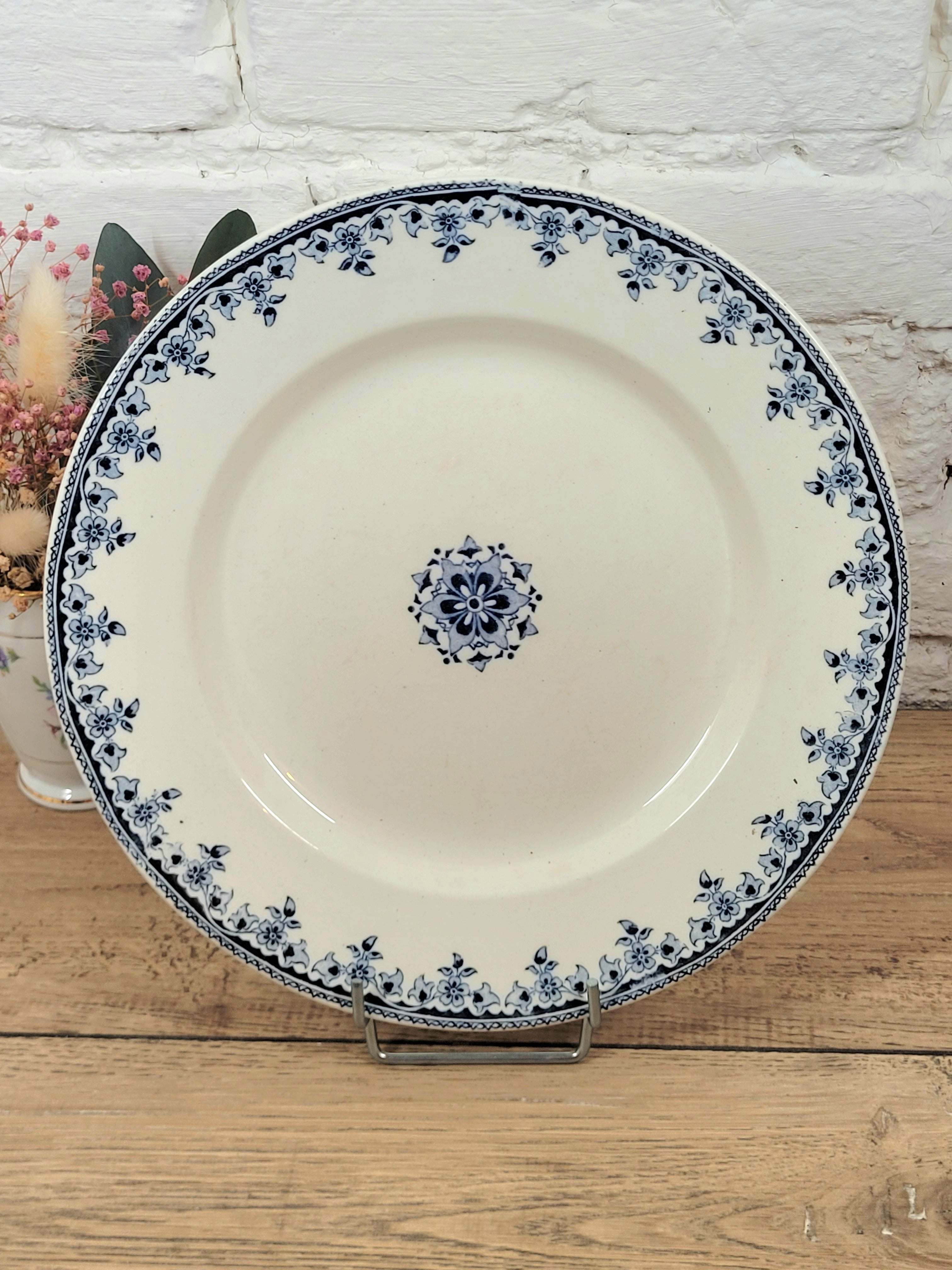 Plat en Terre de fer H.B & Cie N°7