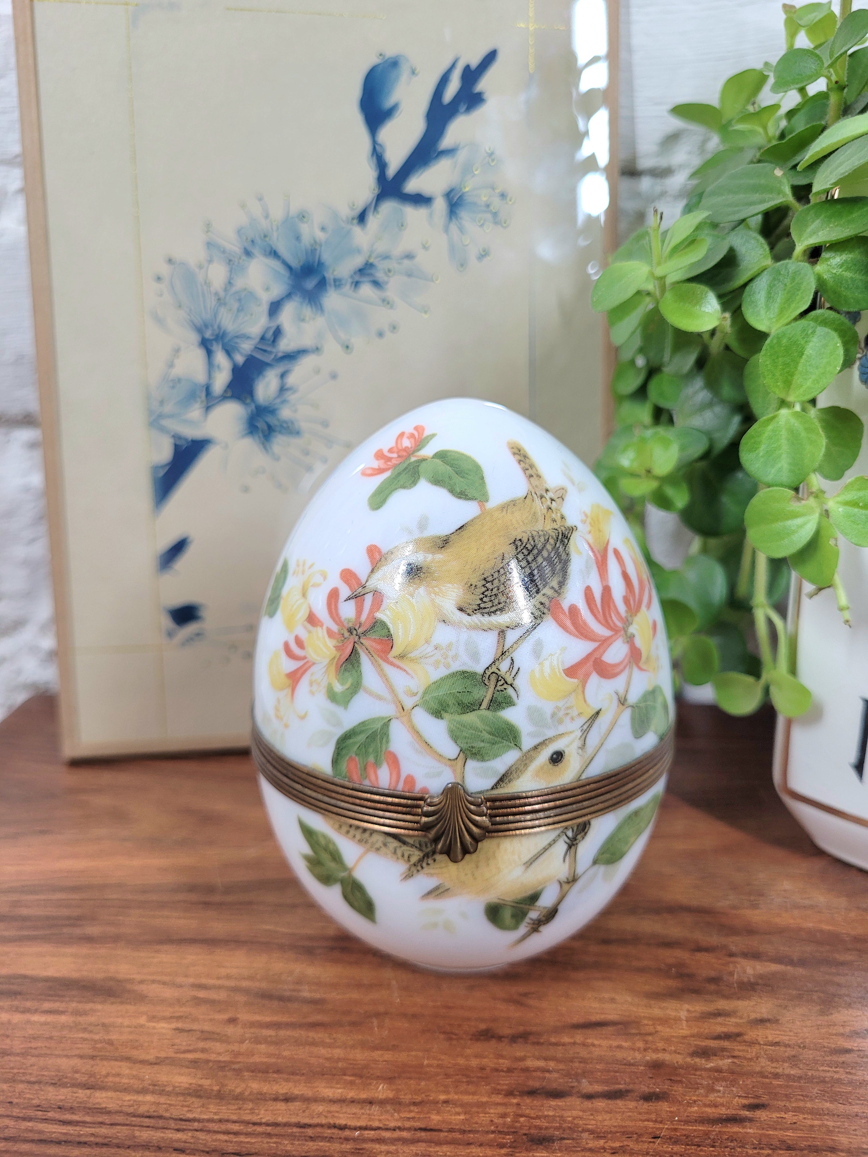 Oeuf en porcelaine de Limoges
