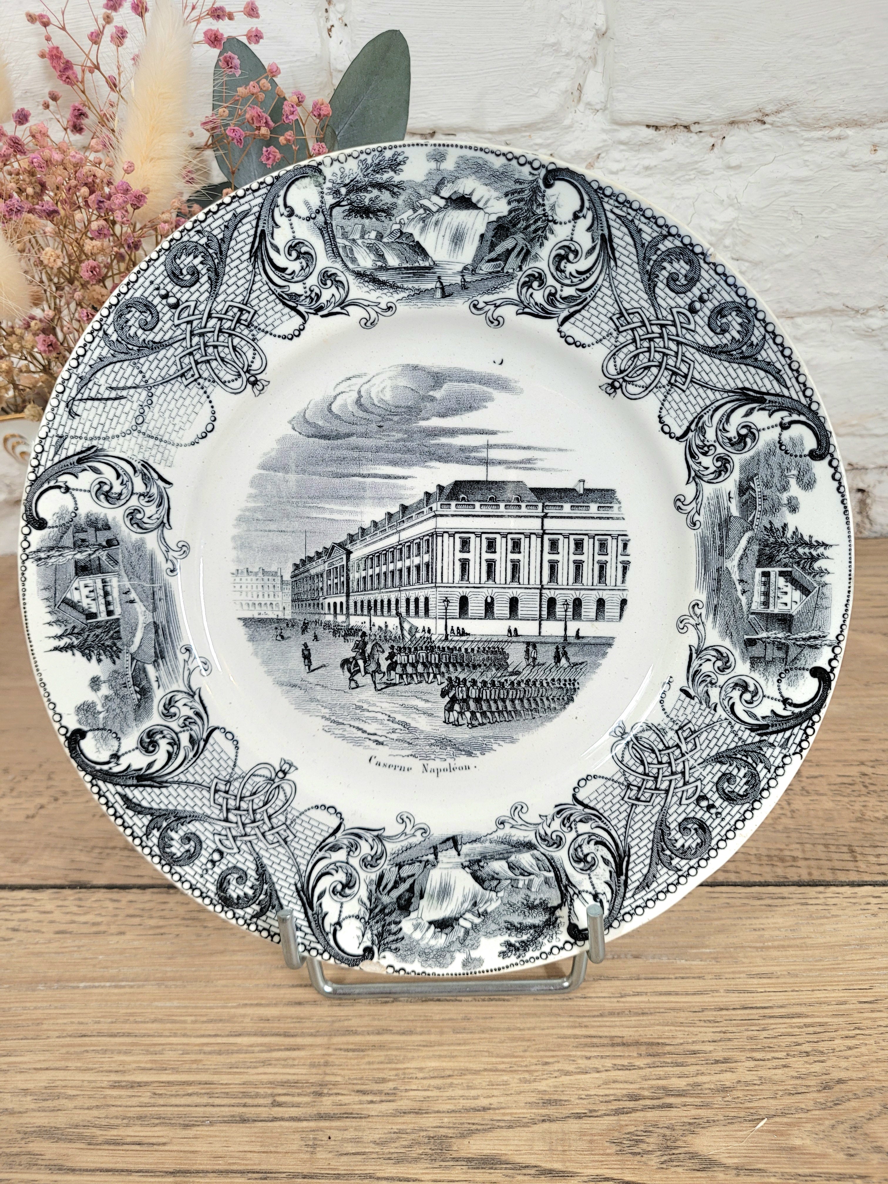 Lot 9 assiettes à dessert Monuments de Paris Choisy le Roi N°3