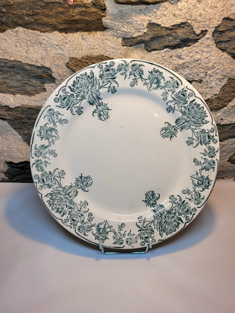 Plat rond Terre de fer Salins