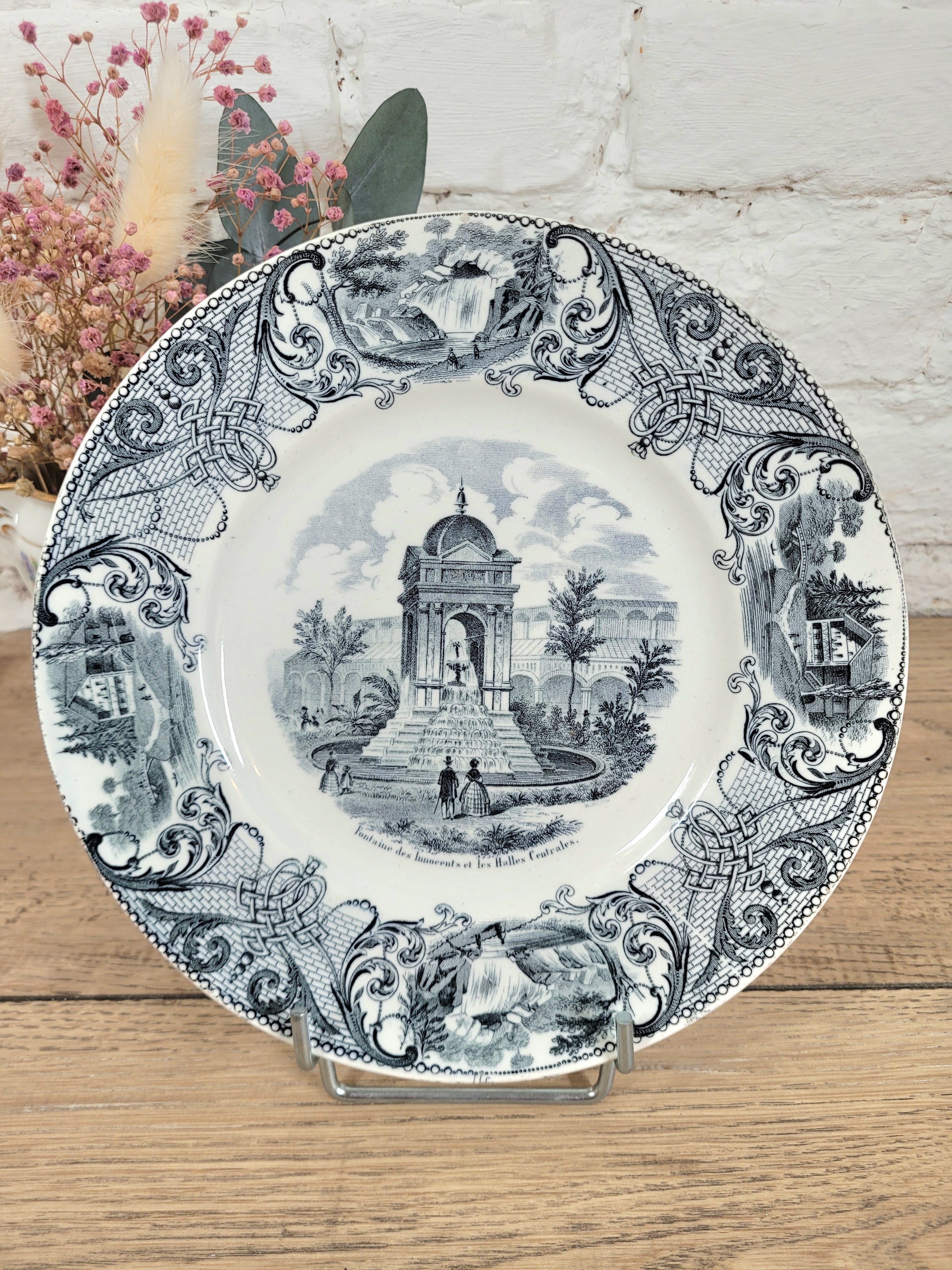 Lot 9 assiettes à dessert Monuments de Paris Choisy le Roi N°3