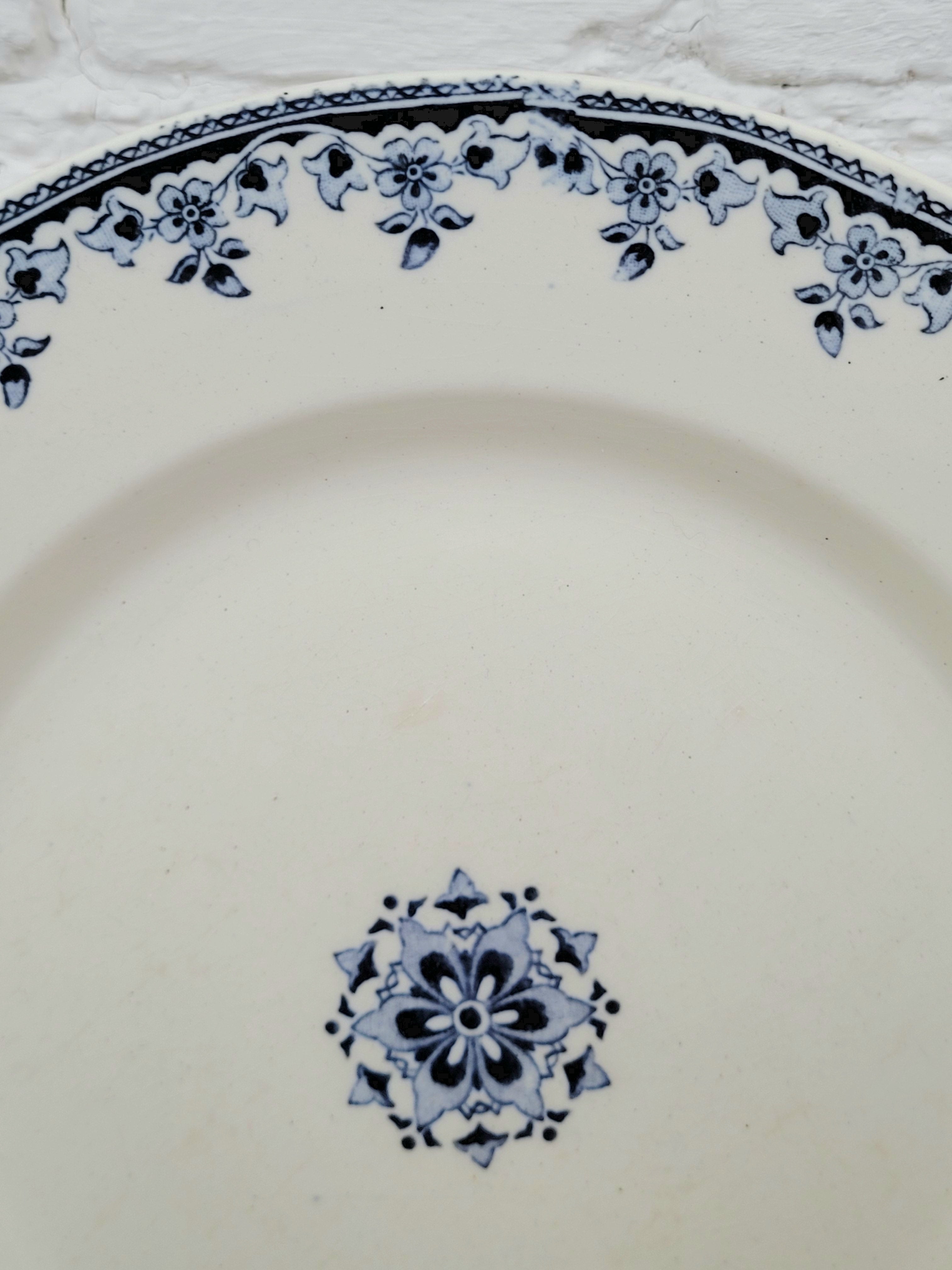 Plat en Terre de fer H.B & Cie N°7