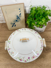 vaisselle vintage Soupiere en porcelaine de Limoges