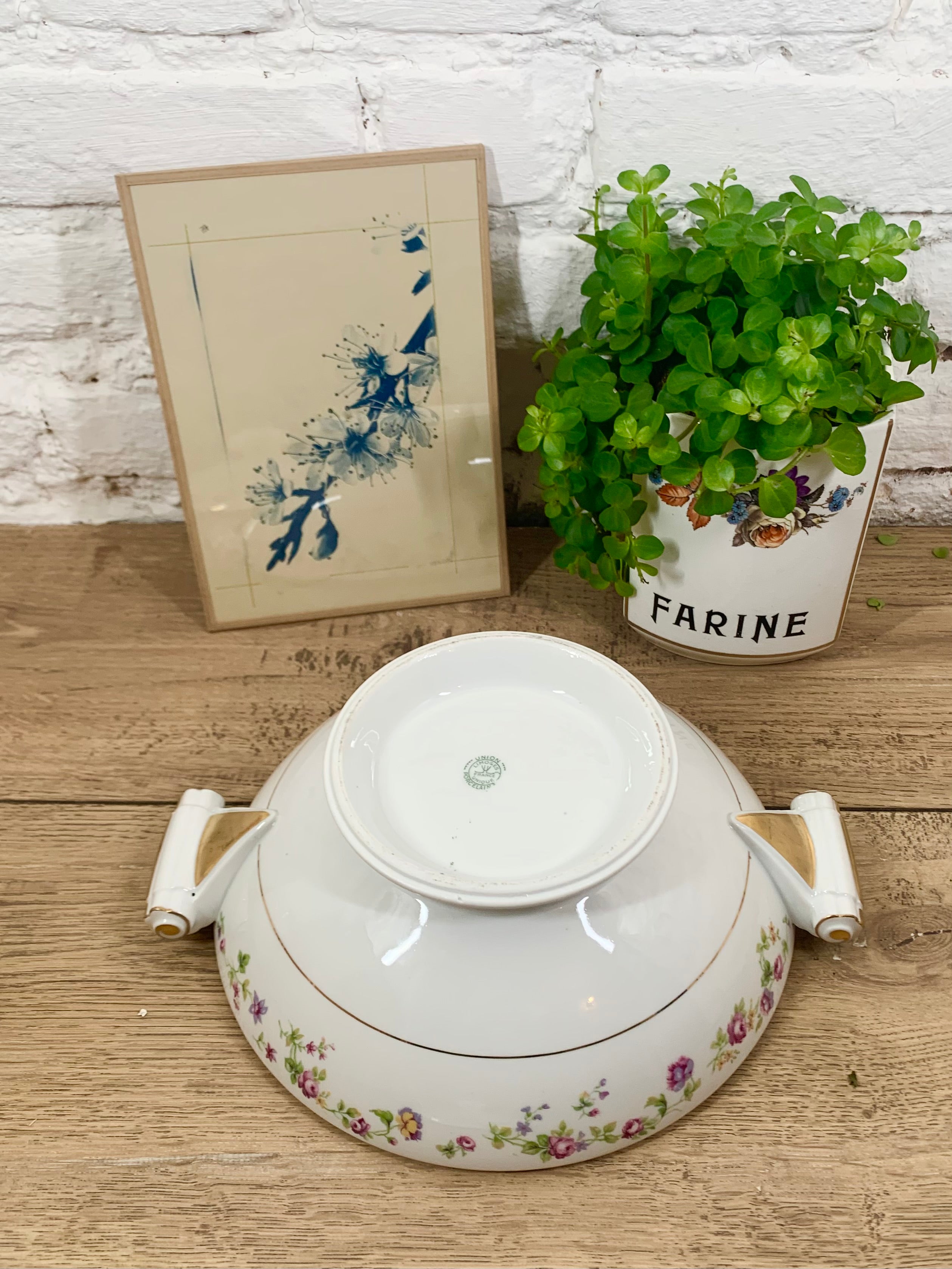 vaisselle vintage Soupiere en porcelaine de Limoges